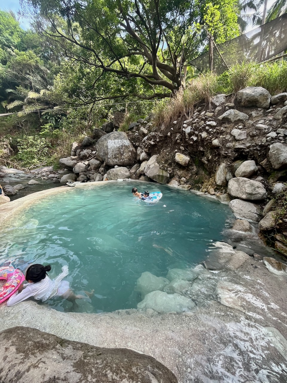 自然の中の水浴び